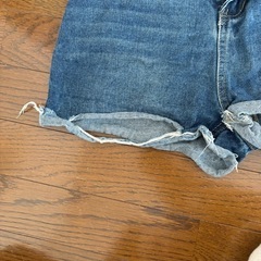 丈短めデニムパンツの画像