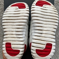 ニューバランス　スニーカー　16.0 グレーの画像