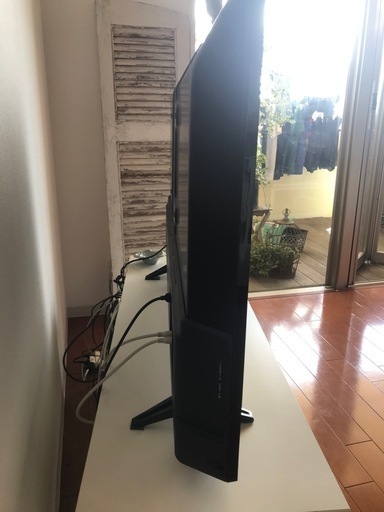 テレビ　50インチ
