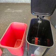 リサイクルショップどりーむ荒田店 No13287　ゴミ箱　コンパクトサイズ　フットペダル　取り外し可能なバケツタイプの画像