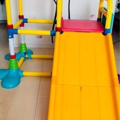 コンパクトに畳める、ジャングルジム滑り台