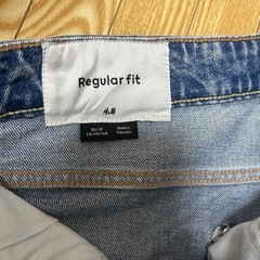 H &M メンズジーパンの画像