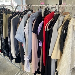 レディースお洋服フリーマーケット100円〜
