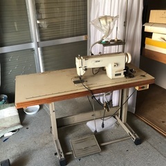 ミシン台あげます