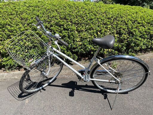 自転車　No.1384　ホワイト　6段切替　Permeanent　※オートライト故障、前輪振れ(小)　【リサイクルショップどりーむ天保山店】
