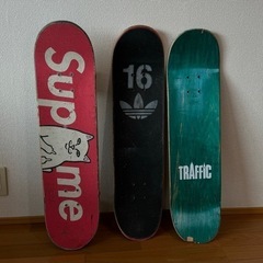 スケートボード　traffic  supreme の画像