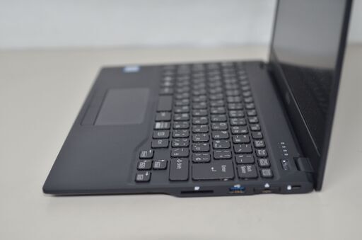 中古ノートパソコン 富士通 UH90/C3 Windows11+office 爆速SSD256GB core i7-8565U/メモリ