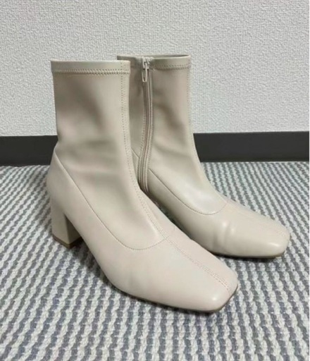 GU ベージュ 合成皮革 ブーツ