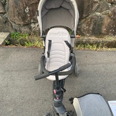 ベビーカー型三輪車の画像