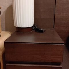 ベッドサイドボード