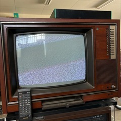 東芝カラ-テレビ18M504、CD XR-LK55、AMPLI FIER  SBS-55の画像