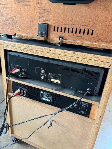 東芝カラ-テレビ18M504、CD XR-LK55、AMPLI FIER SBS-55