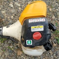 草刈機。RYOBI。ジャンク品。の画像