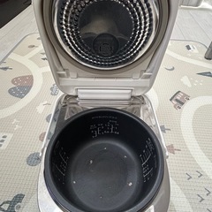 パナソニック炊飯器 SR-HB108の画像