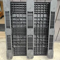樹脂パレット　耐荷重1000kgの画像