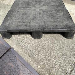 樹脂パレット　耐荷重1000kgの画像