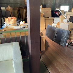 訳あり品　スリムなハイタイプのキャビネット　棚付き すきま収納　収納