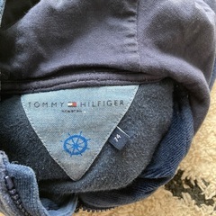 TOMMY HILFIGERパーカー70cmの画像