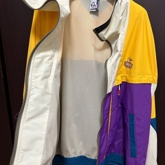 新品タグ付き　チャムスのアウターの画像