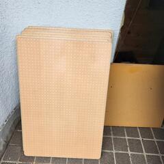 無料です～頑丈な業務用テーブル？の天板(脚は相談で)の画像