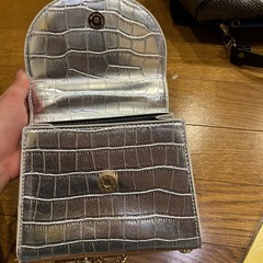 新品　シルバー　ハンドバッグの画像