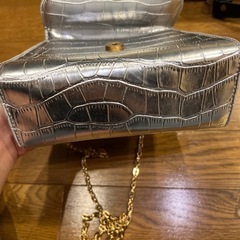 新品　シルバー　ハンドバッグの画像