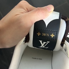 ルイヴィトン　　スニーカー9月中の画像