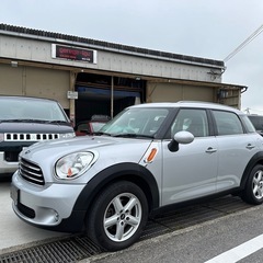 自動車の板金塗装職人、整備士