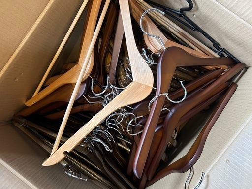 木製ハンガー100本以上