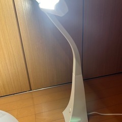 卓上ライトの画像