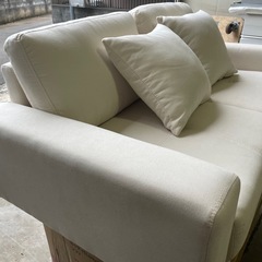 【新品・未組立】ロッティ 2人掛けローソファ アイボリー　の画像