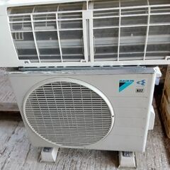 中古美品 DAIKIN ダイキン　冷暖房　ルームエアコン F25UTCXS-W　2017年製　リモコンあり　