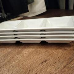 細長い薬味などいれる三連皿の画像