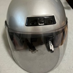 ドンキホーテ購入型番不明 ヘルメット 銀