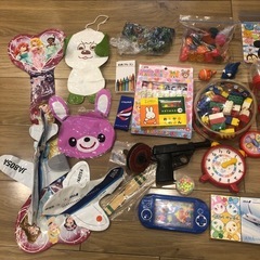 ブロックやかるたなど知育玩具、子供のおもちゃ