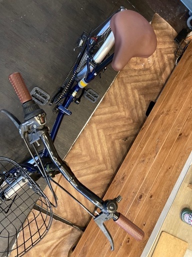 【チェーン新品！ LEDオートライト】6段変速　20インチ折りたたみ自転車　ネイビー