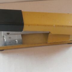 プラス　PLUS40　ホッチキス　30枚とじ　針付き　中古　78...