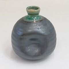 【中古品】【長期保管品】一輪挿し　鼠色/緑色　花瓶　陶器製の画像