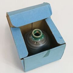 【中古品】【長期保管品】一輪挿し　鼠色/緑色　花瓶　陶器製の画像