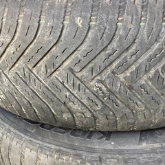 オ一ルシ一ズンタイヤの画像