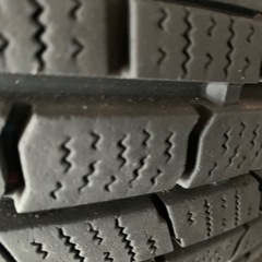 最終値下げ(ハイエース用)スタッドレスタイヤホイルセット(ホイールキャップ付き)の画像