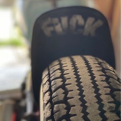 最終値下げ(ハイエース用)スタッドレスタイヤホイルセット(ホイールキャップ付き)の画像