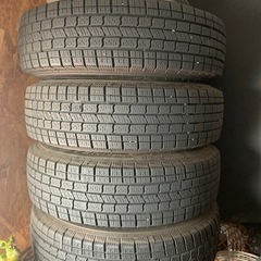 最終値下げ(ハイエース用)スタッドレスタイヤホイルセット(ホイールキャップ付き)の画像