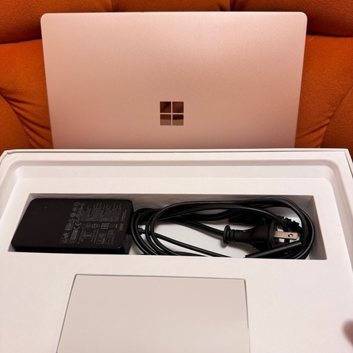 引き渡し済み】おまけ付き Microsoft Surface Laptop GoTHH-00045