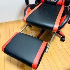 【手渡し希望 大阪府】GTRACING ゲーミングチェア オットマン付き レッド
の画像