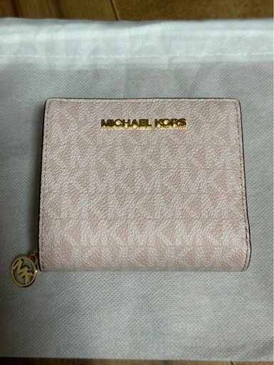 値下げしました！
MICHEAL KORS折りたたみ財布 レディース