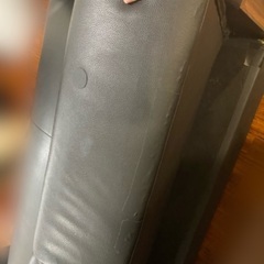 黒レザーソファーベッドの画像
