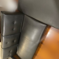 黒レザーソファーベッドの画像