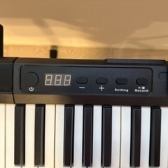電子ピアノ　88鍵　スタンド付き　ワイヤレスMIDI対応の画像