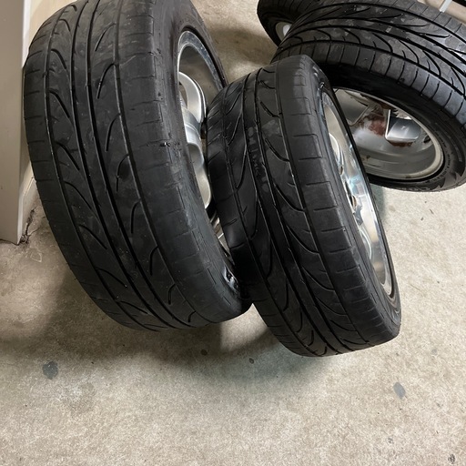 ホンダモビリオ、フィット等に195-55-15 4穴タイヤ付きアルミホイール